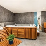 Atypik Hotel 3* Clichy