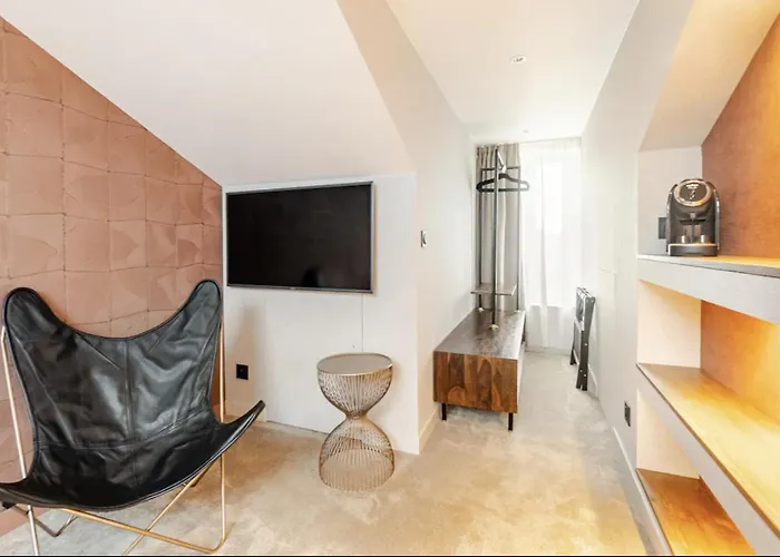 Otel Atypik Clichy