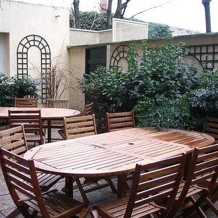Ξενοδοχείο Atypik 3*