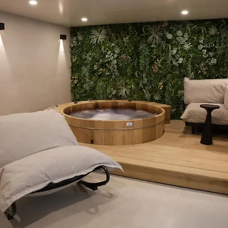 Atypik Hotel Clichy