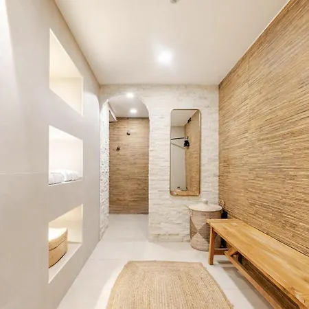 Atypik Hotel Hotel Clichy